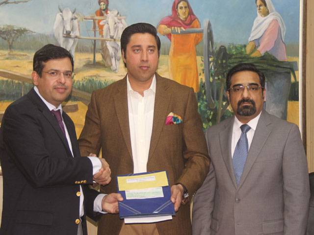 Punjab Squash Association awarded Rs50m cheque