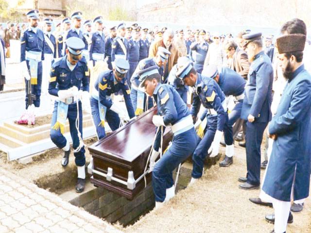 Asghar Khan laid to rest with state honours