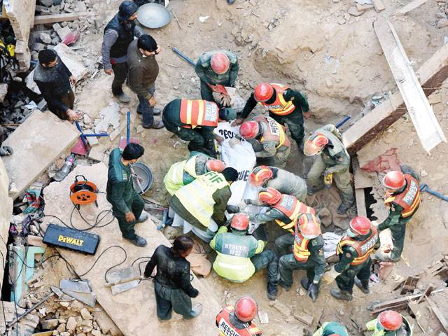 Six die in Delhi Gate house collapse 