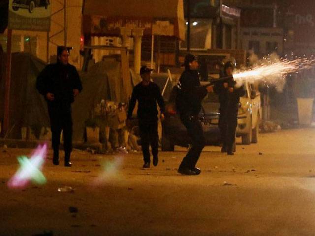 Third night of unrest in Tunisia as hundreds arrested