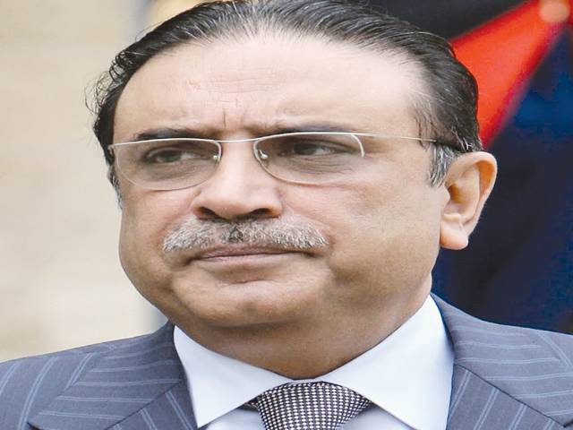 Zardari spreads chessboard before elections