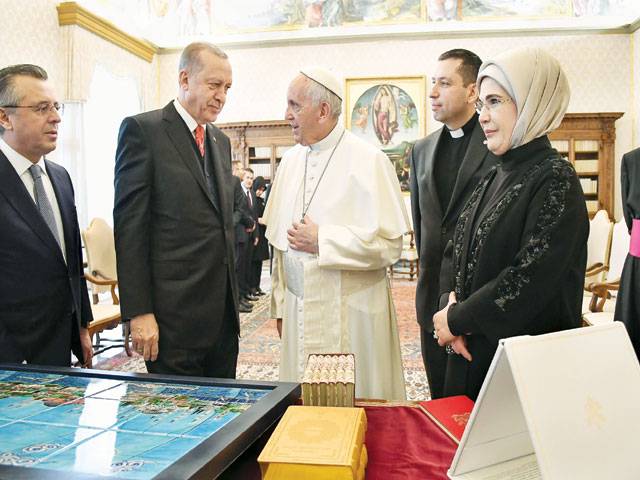 Erdogan meets pope as Rome bans protests