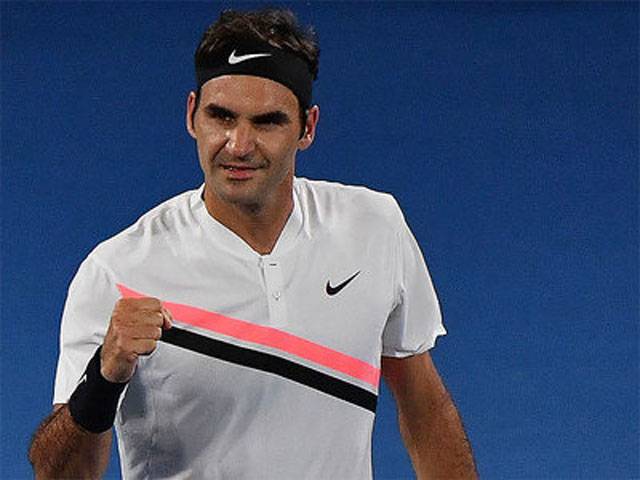 Federer chases history in Rotterdam