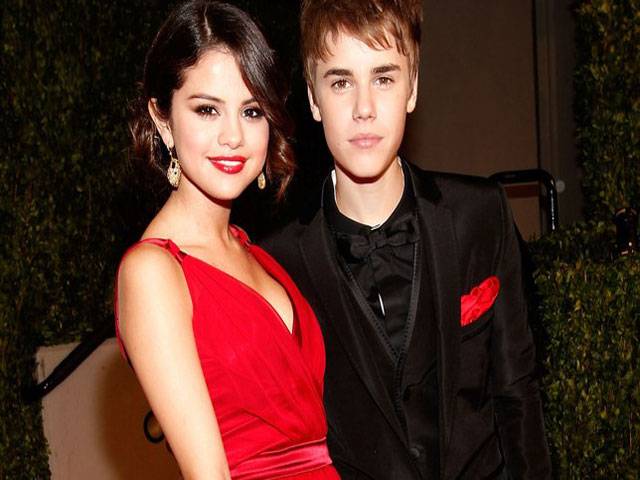 Bieber attends his dad’s wedding with Gomez