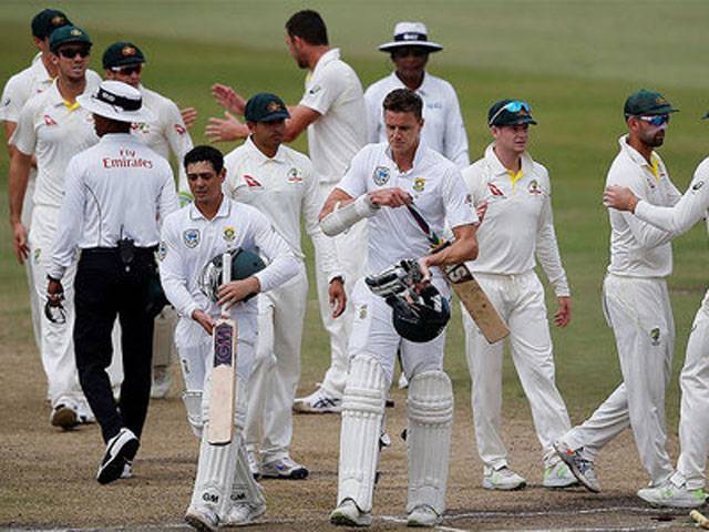 Aussies wrap up first Test as Warner, De Kock bust-up probed