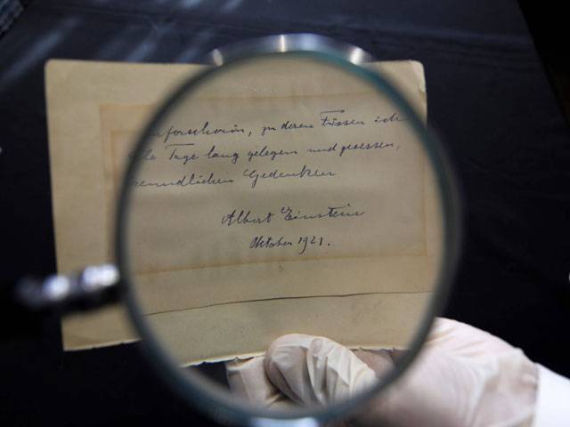 Einstein letter fetches $100,000 at auction