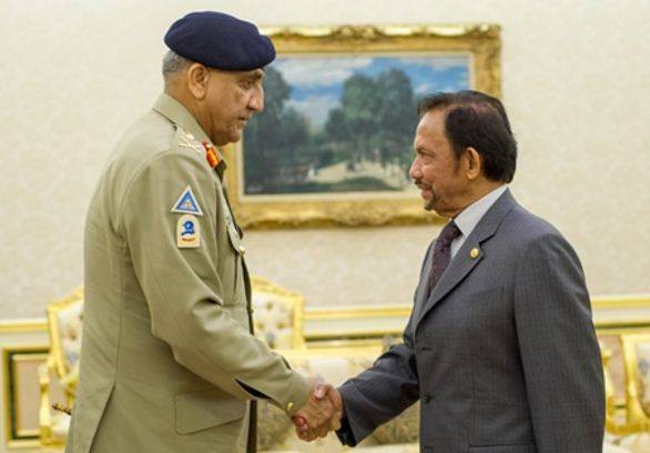 Gen Bajwa meets Sultan of Brunei 