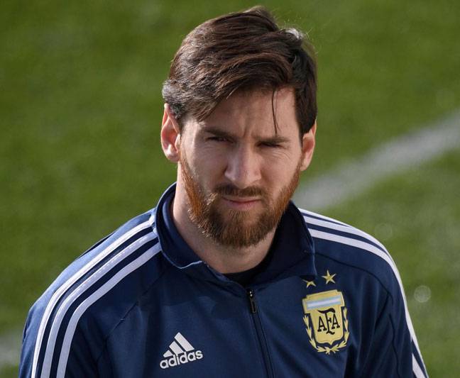 Messi returns to training with Barcelona