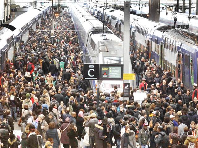 Massive French rail strike begins in test for Macron