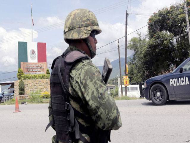 Six police, 10 suspects killed in Mexico shootouts