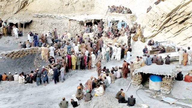 18 die as two coalmines collapse near Quetta