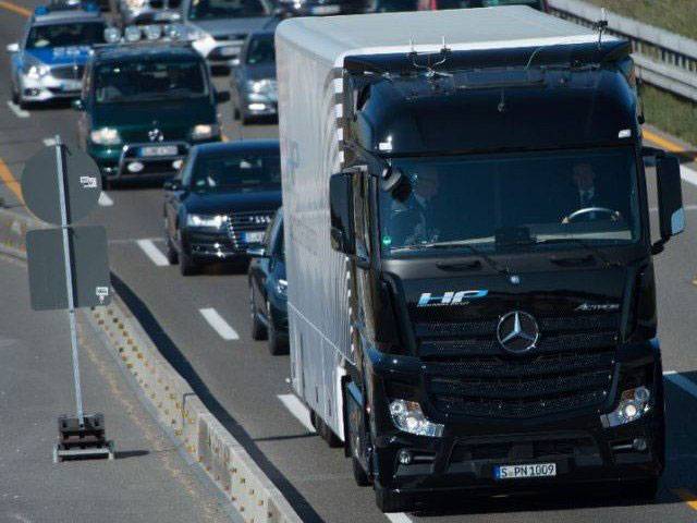 MoU signed for production of Mercedes-Benz trucks in Pakistan