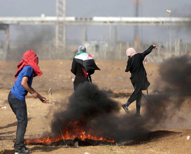 Palestinian demonstrator clashes with Israeli forces