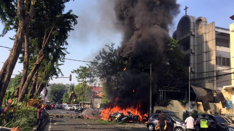 Indonesia hit by new IS attack after suicide bombings