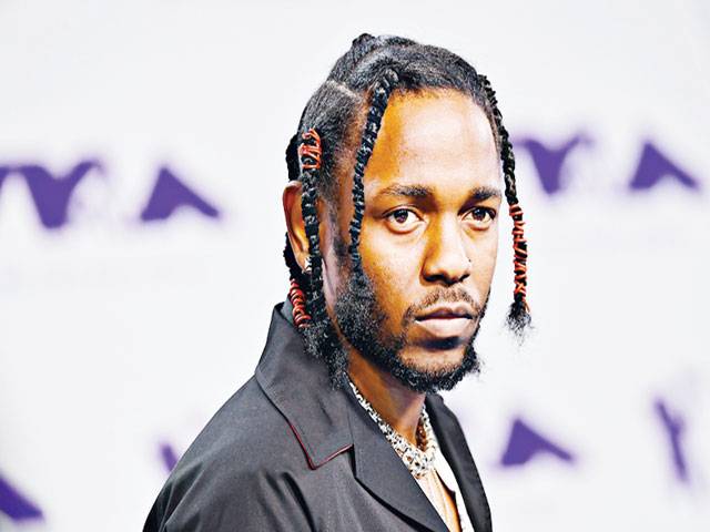 Kendrick stops white fan using N-word