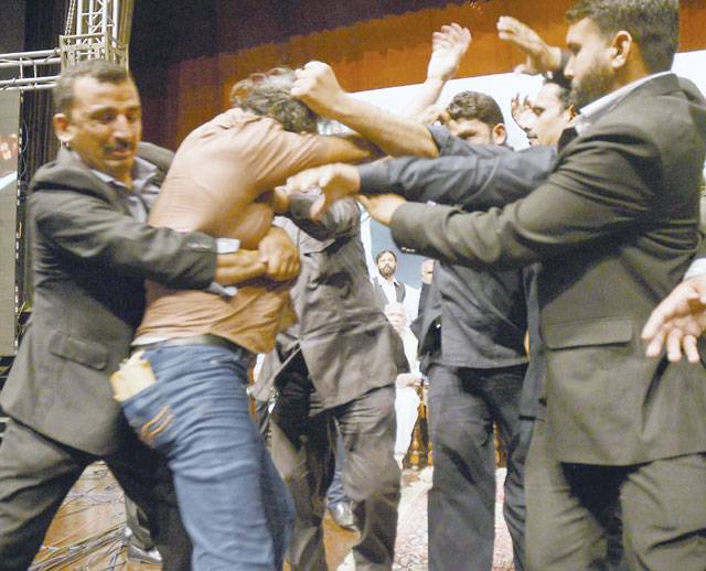 Nawaz’s security men thrash worker