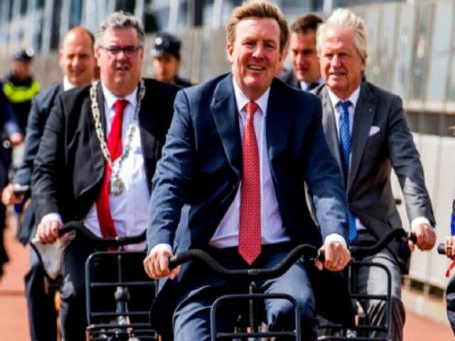 Dutch may soon pay workers using pedal-power