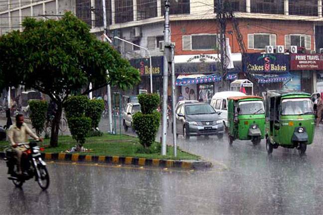 Rain lessens intensity of heat in city