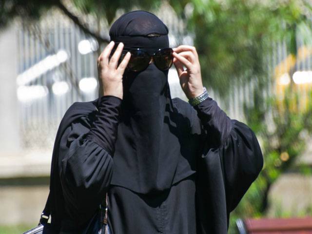 Dutch senators approve partial ban on burqa