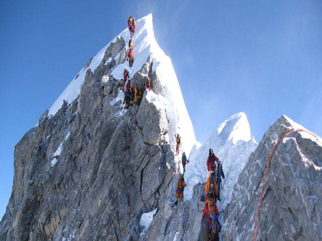 Chinese, Pakistani climbers celebrate expedition anniversary