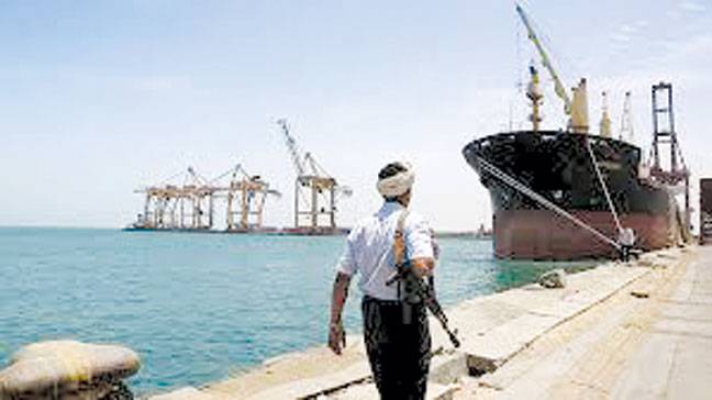 Yemen rebels attack Saudi tanker in Red Sea