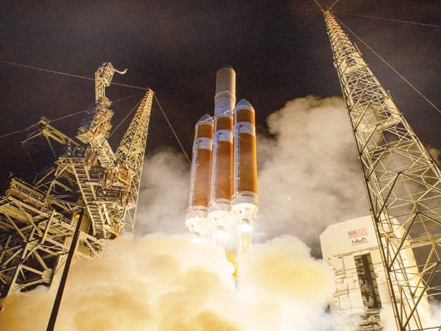 Nasa launches first mission to 'touch Sun'
