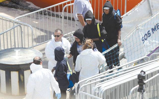 Aquarius migrants finally disembark in Malta