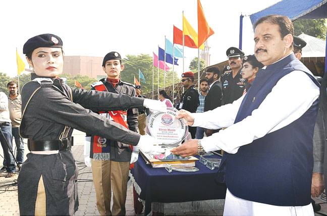 CM praises policewomen 