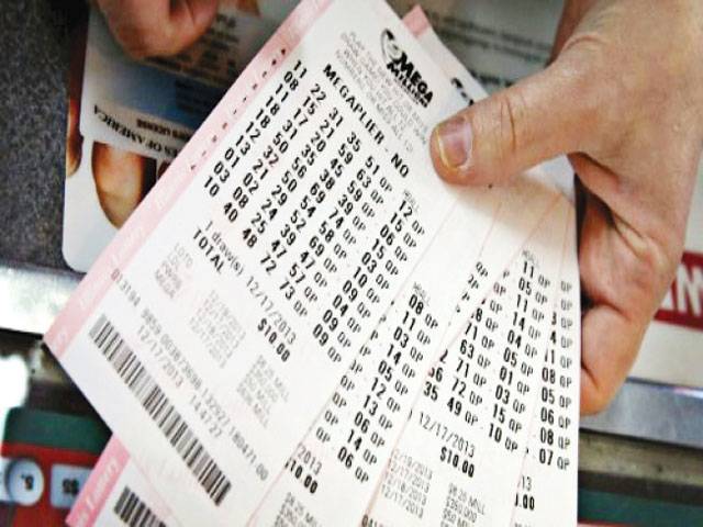 Mega Millions jackpot hits $868m in US 