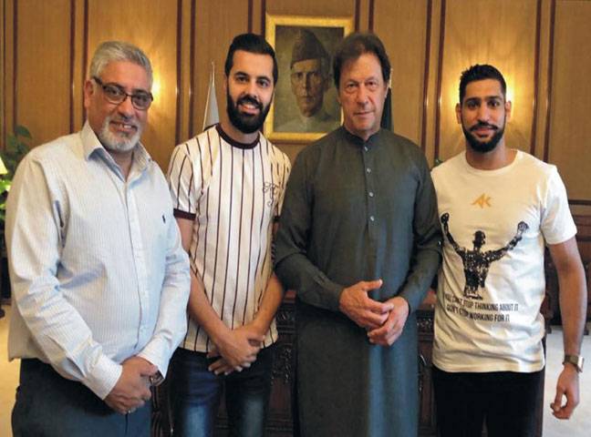 PM welcomes Amir’s offer to promote boxing in Pakistan