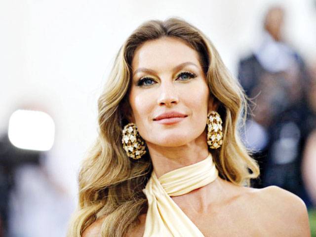 Gisele left Victoria to cover up