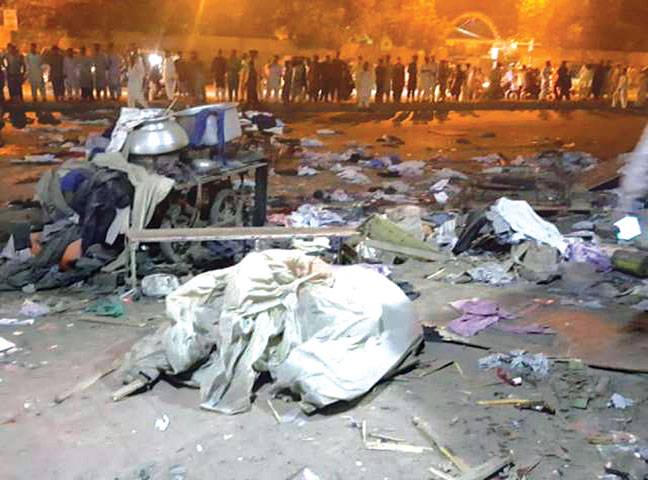 Two killed in Karachi bomb blast