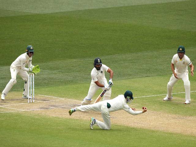 India close in on victory after Australia collapse