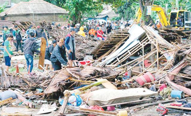 222 die as volcano-triggered tsunami sweeps Indonesia coast
