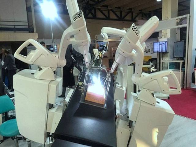 First Iranian surgeon robot showcased