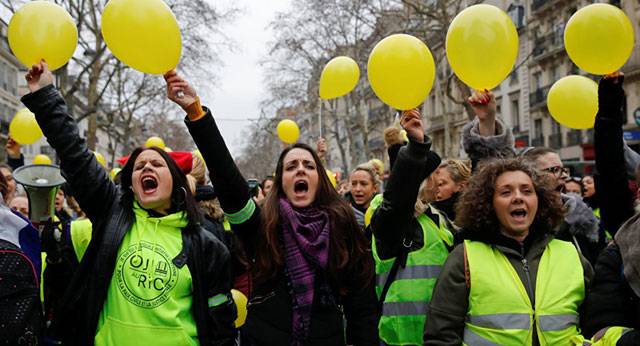 Hundreds of women rallying in Paris during ‘ Yellow Vest’ protests