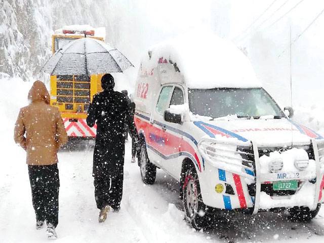 Army, PAF rescue stranded tourists in Nathia Gali