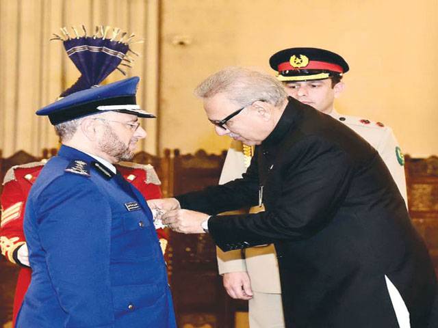 Nishan-i-Imtiaz conferred upon KSA general