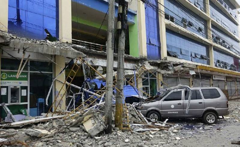 250 quakes rattle Philippine town in three days