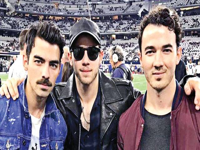 Jonas Brothers make comeback