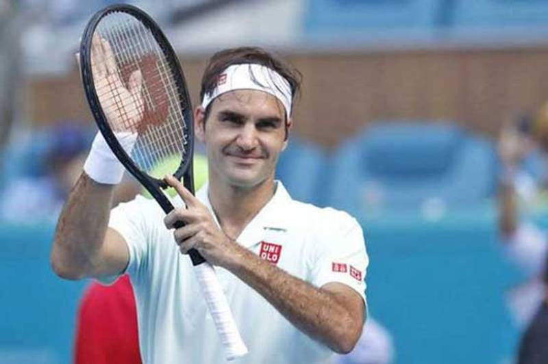 Federer storms to 4th round in Miami