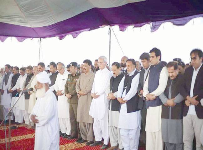 Buzdar’s father laid to rest in DG Khan