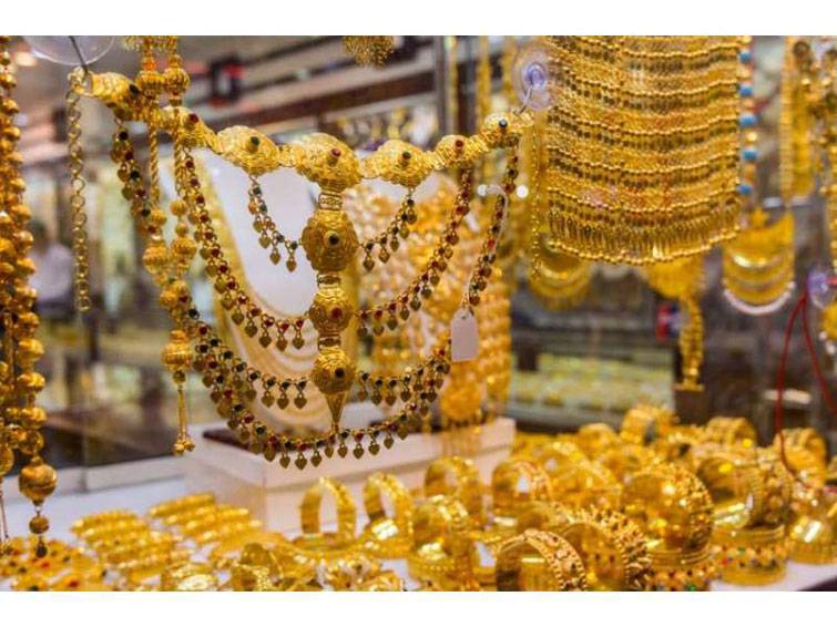 Gold price increases by Rs100 per tola