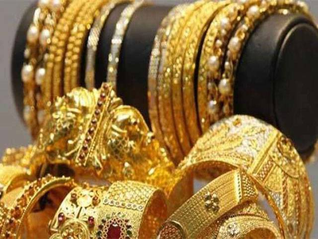 Gold price soars by Rs300 per tola
