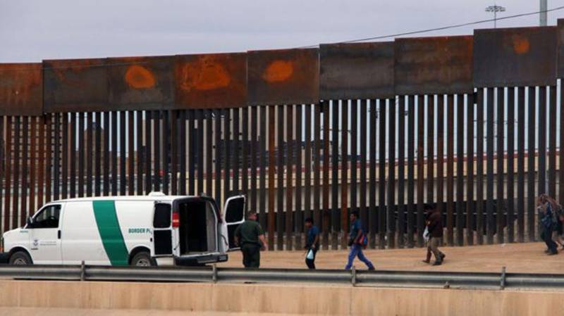 US judge blocks funds for Trump border wall plan