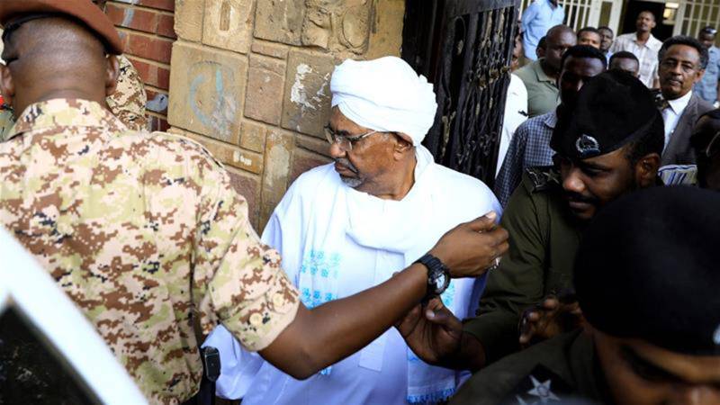 Scepticism as Sudan moves to put Omar al-Bashir on trial