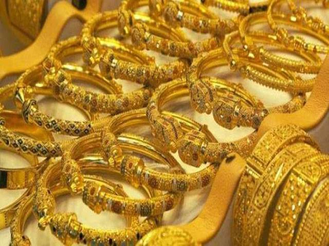 Gold price jumps by Rs 500 per tola