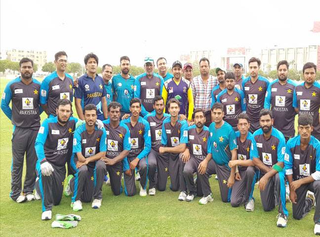Sarfraz visits Pakistan Disabled Cricket team