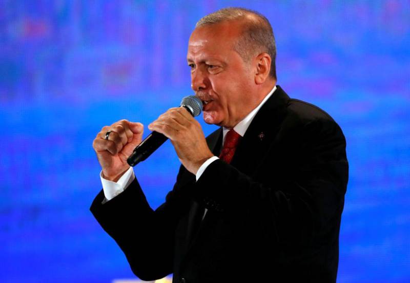 Turkey readies for action as US talks on Syria safe zone struggle