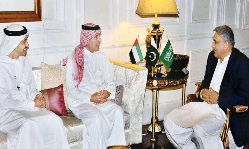 Saudi, UAE FMs assure COAS of full support on Kashmir